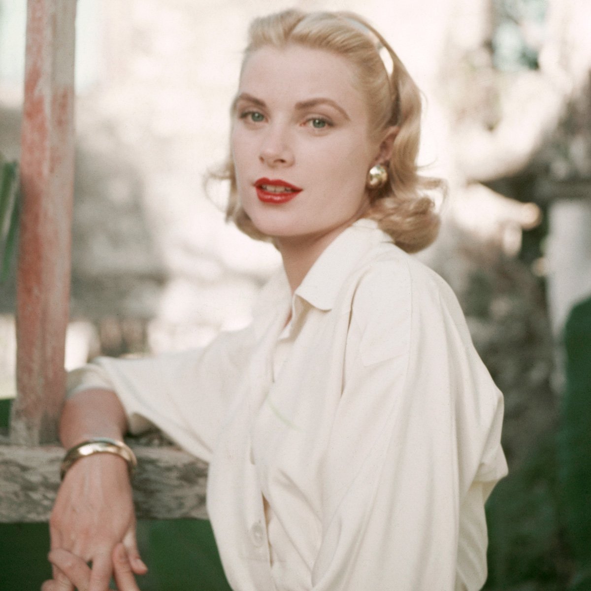 The Ultimate Guide to Fashion Grace Kelly: Copy Her Best Looks