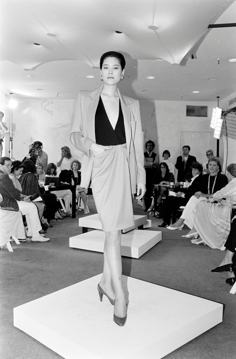 Donna Karan 7 Easy Pieces for Work: Your Guide to Effortless Style (Mix and Match Ideas)