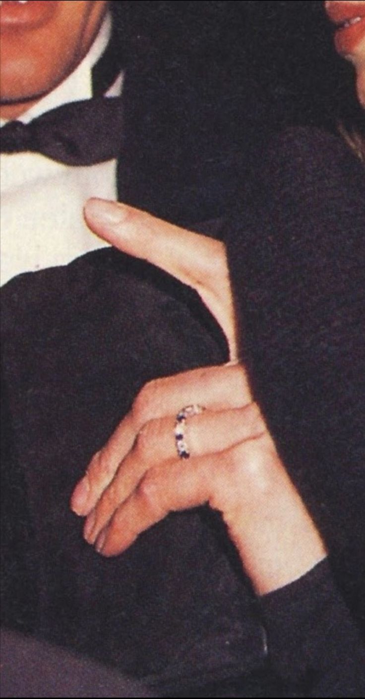 Carolyn Bessette Engagement Ring: A Close Look at the Iconic Style