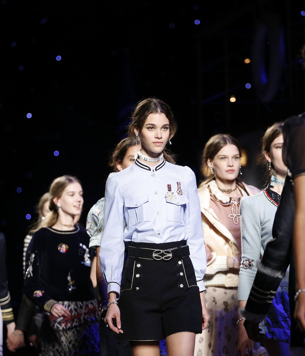 Tommy Hilfiger Fashion Show: Whats Hot This Season & Where to Watch It?