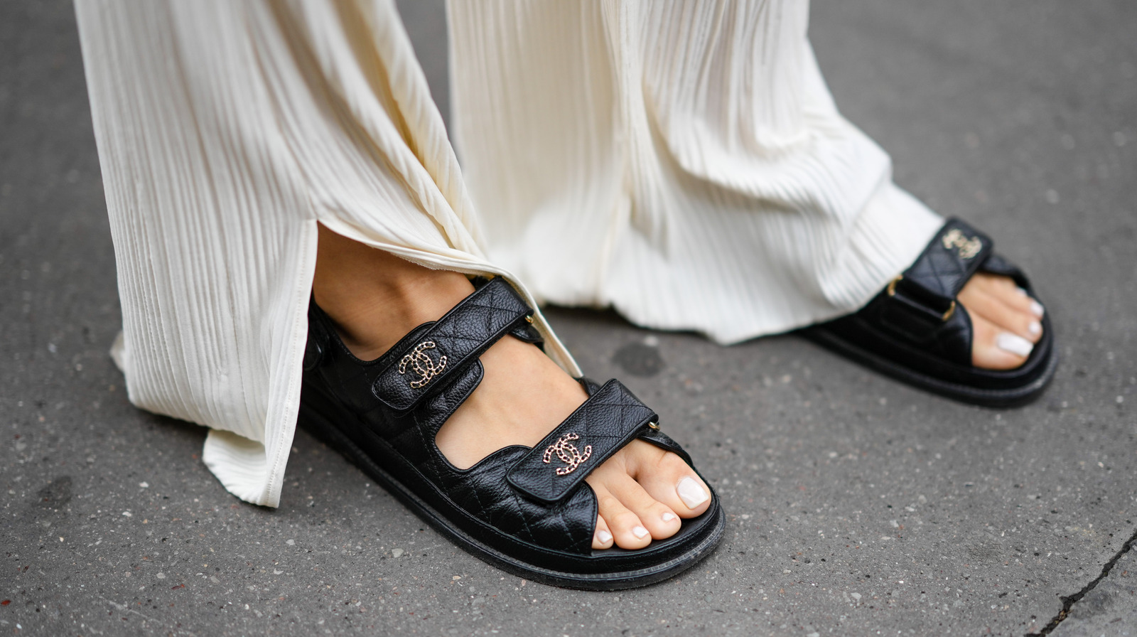 dad sandals how to rock this comfy trend and look stylish all summer long