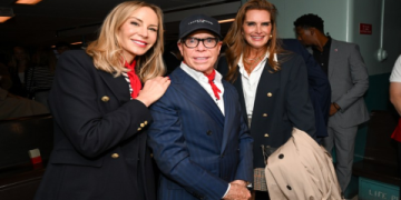 Tommy Hilfiger Fashion Show: Whats Hot This Season & Where to Watch It?
