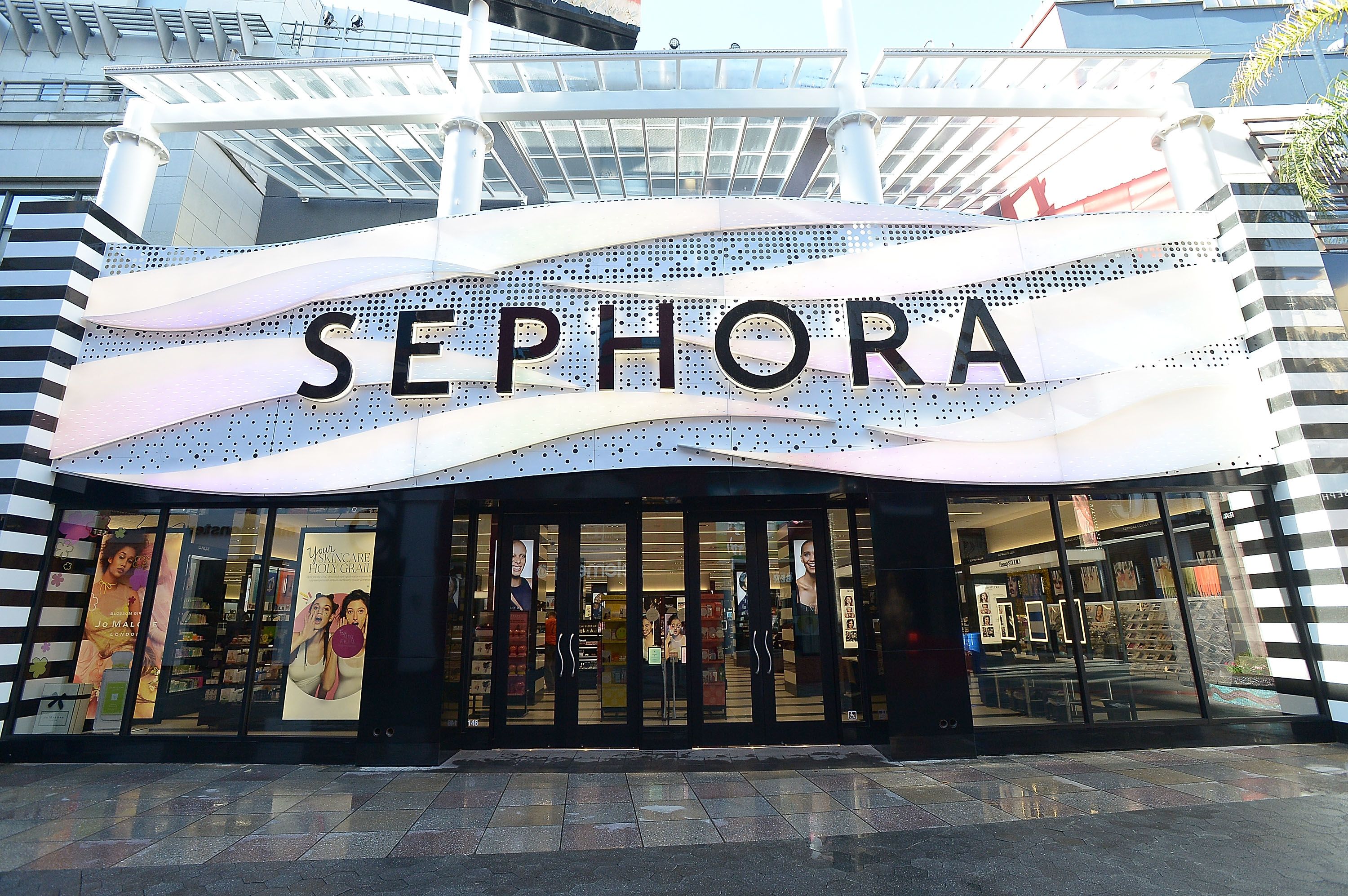 The Sephora Flagship Store From Outside: Is it Worth it?