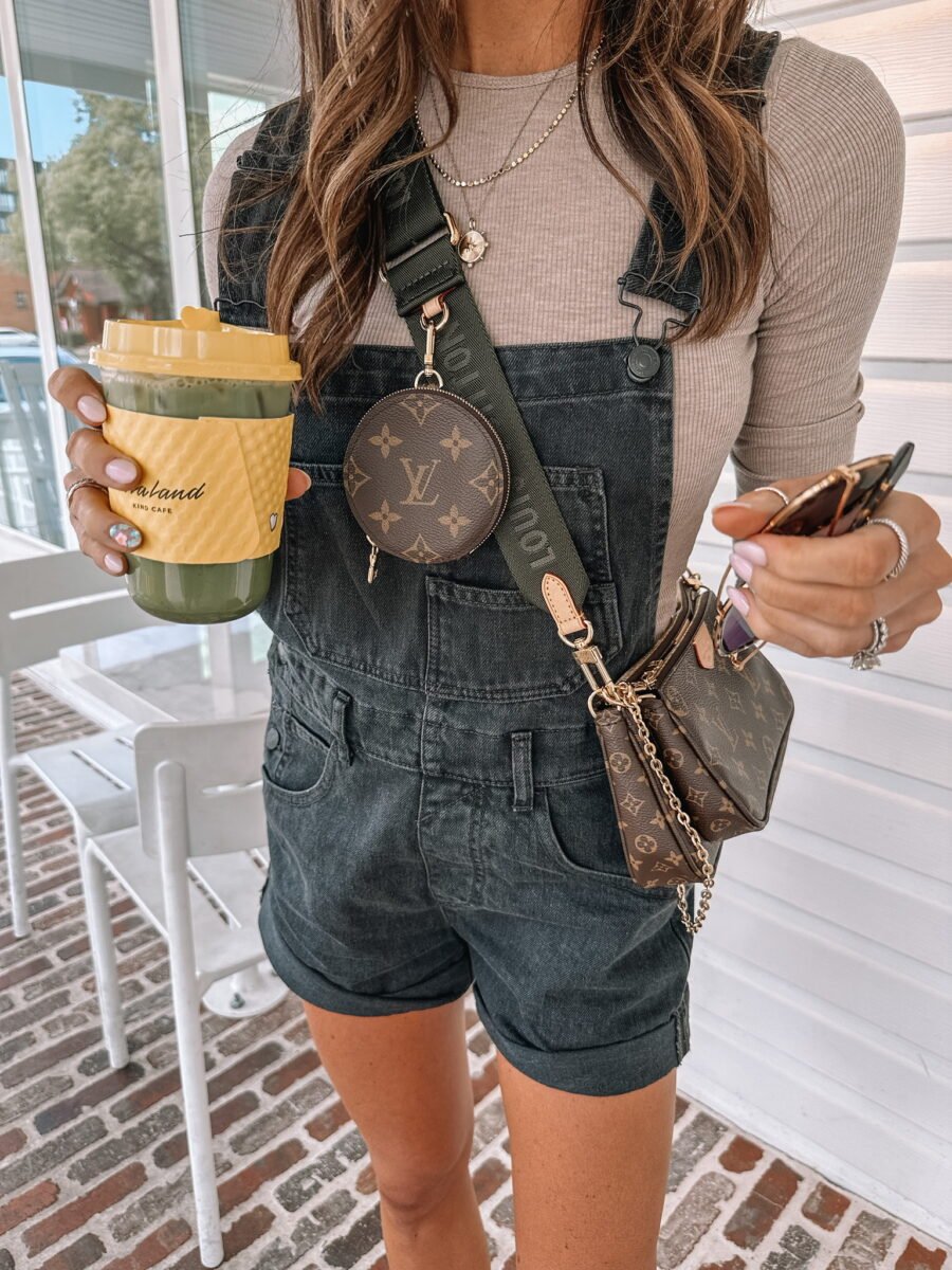 Multi Pochette Accessoires: How to Style It (From Day to Night with This Bag)