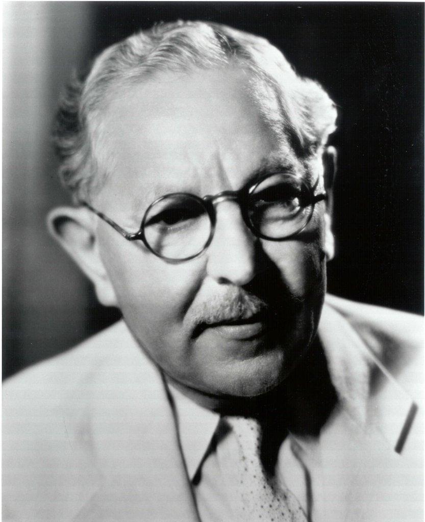 Maksymial Faktorowicz: His impact on beauty and Hollywood.