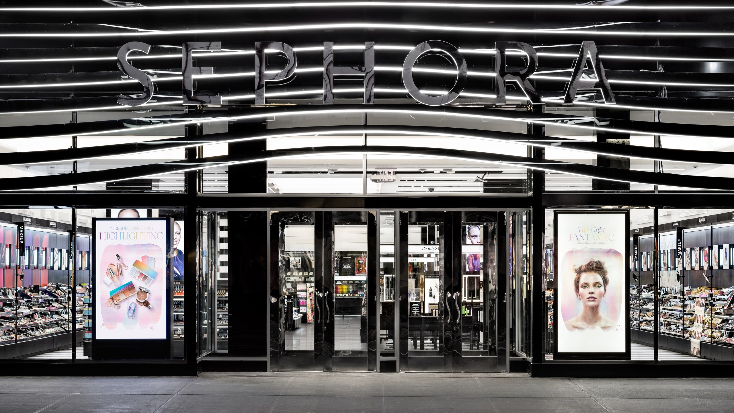 The Sephora Flagship Store From Outside: Is it Worth it?