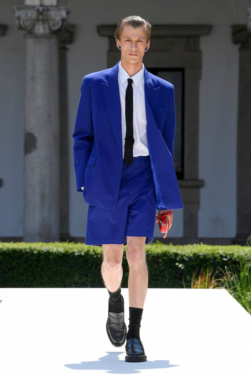 Upgrade Your Look: Trendy Suit Shorts for Men