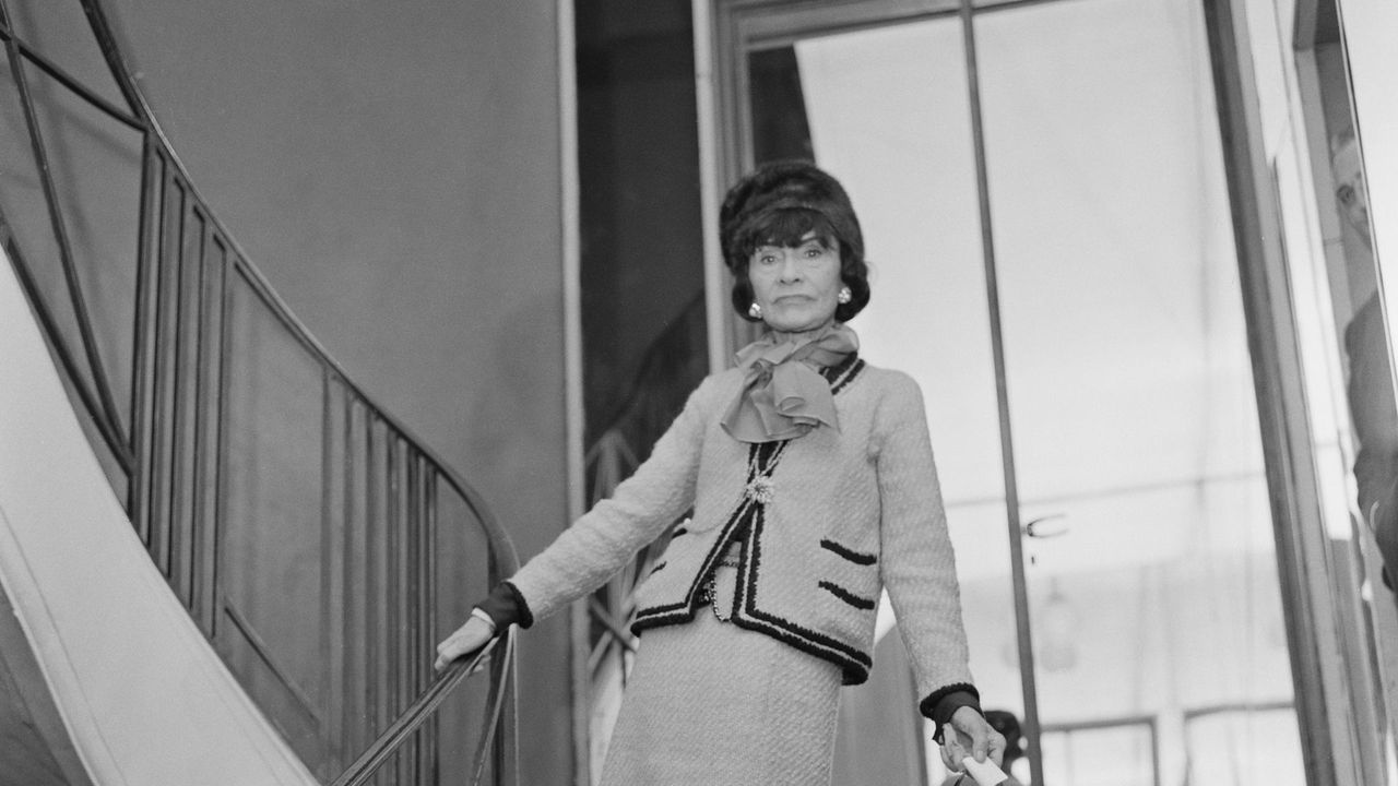 Coco Chanel Pics: A Look Back at a Fashion Icon
