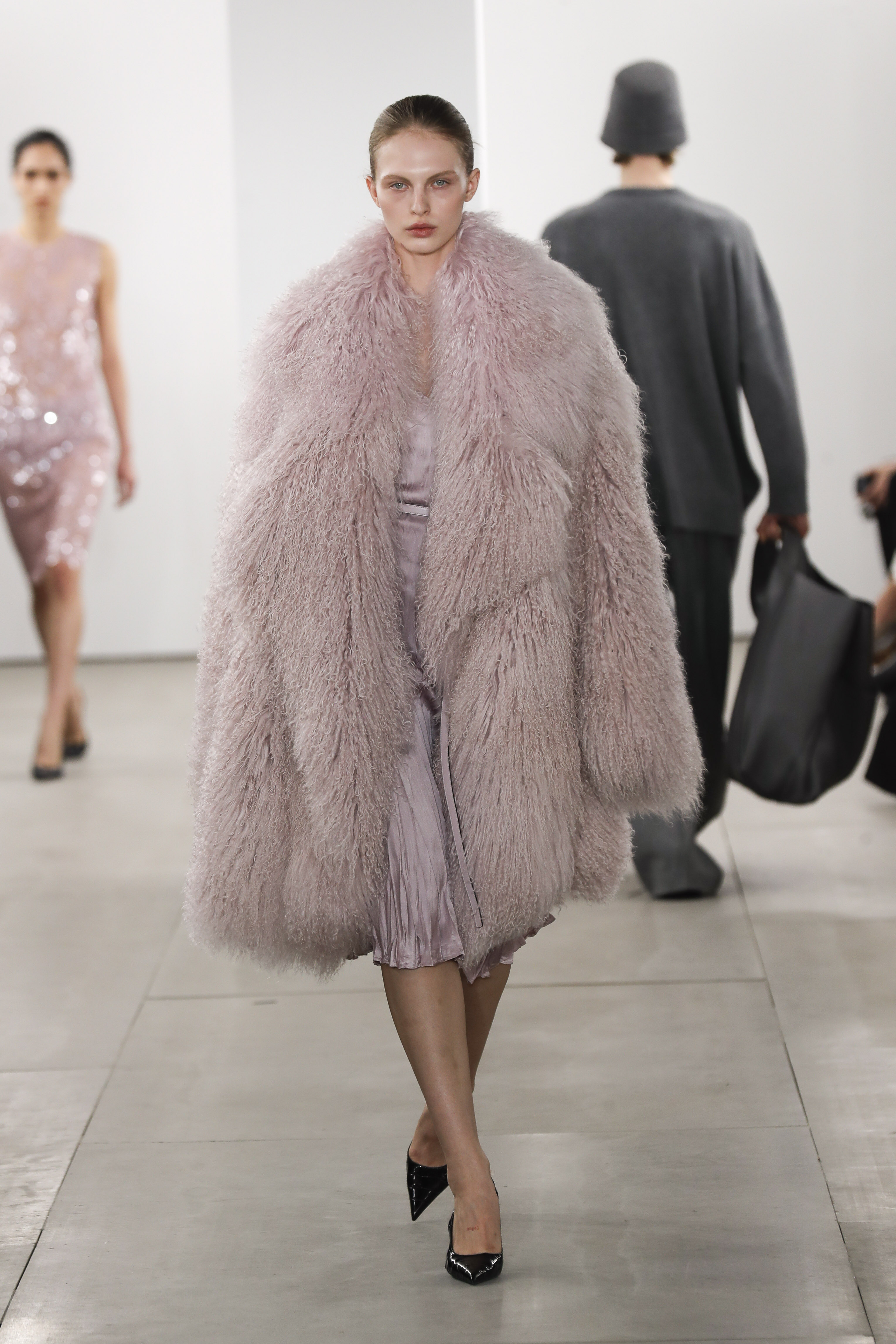 Wondering are fur coats in style 2023? Top designers share their thoughts!