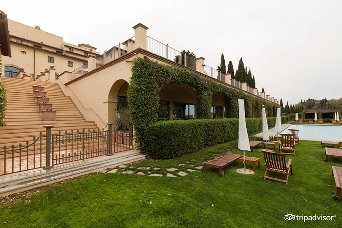 Is Como Castello Del Nero Pool Year Round? Get The Answer!