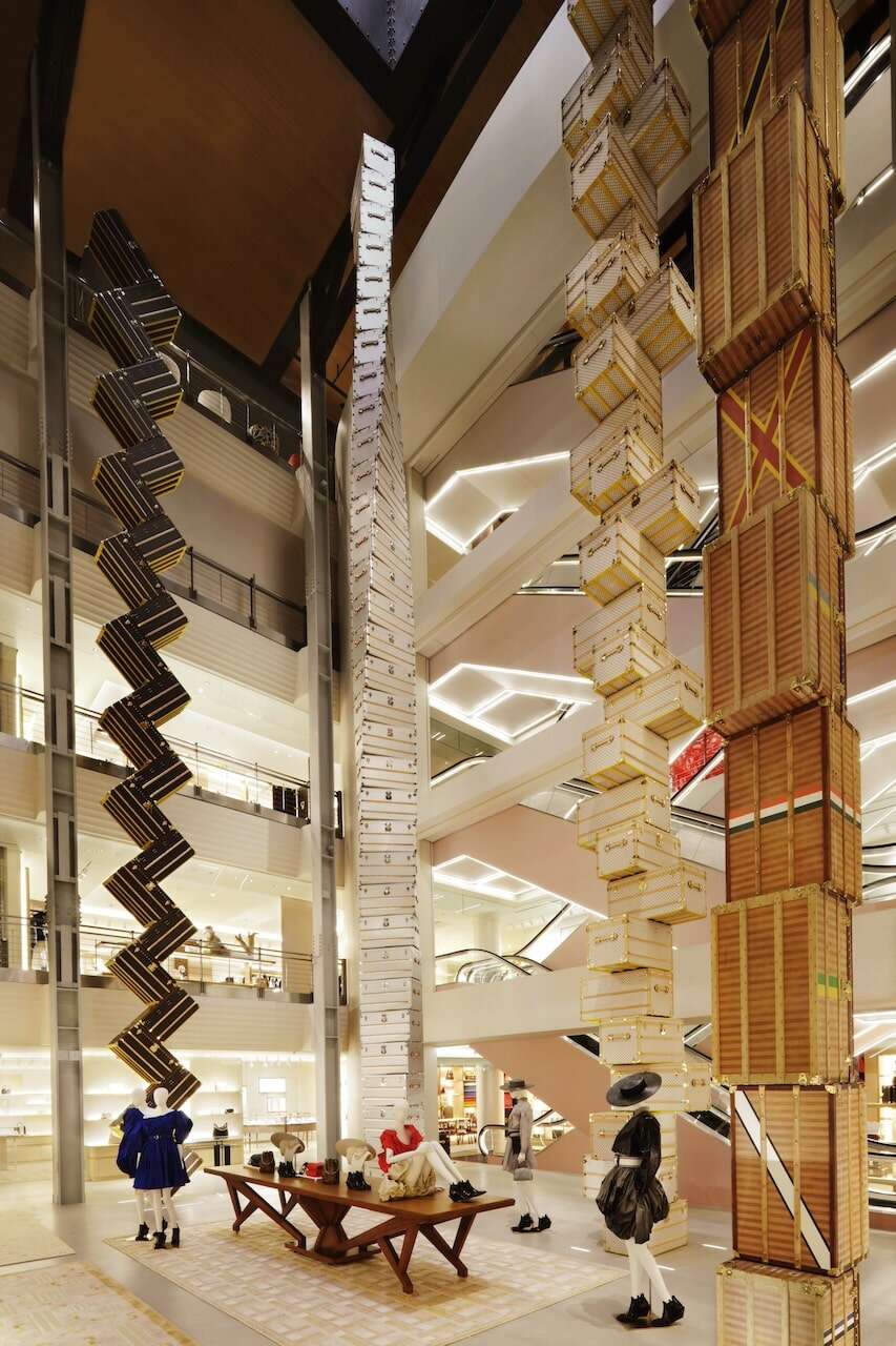 Louis Vuitton Building: Whats Inside? Explore the Cool Designs and Luxury Spaces