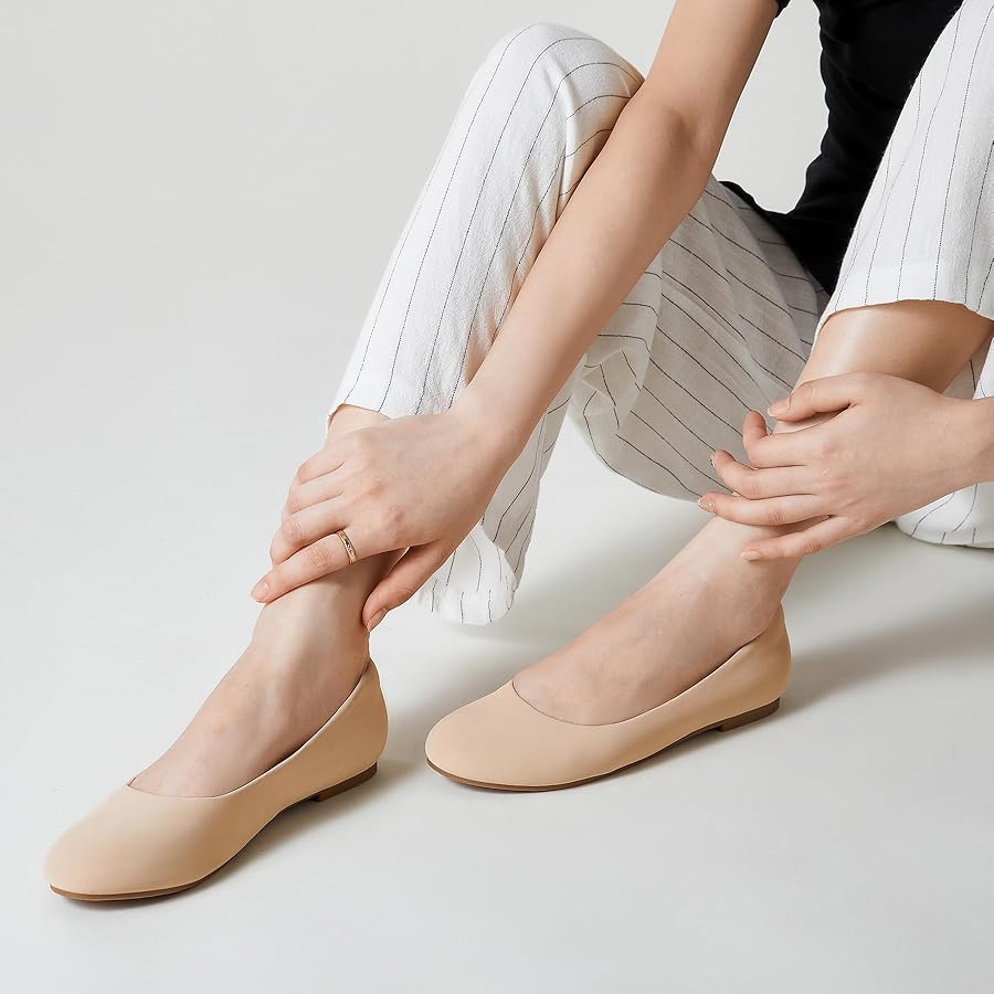 On a budget? Find cheap and chic flat shoes in size 5 for any occasion.