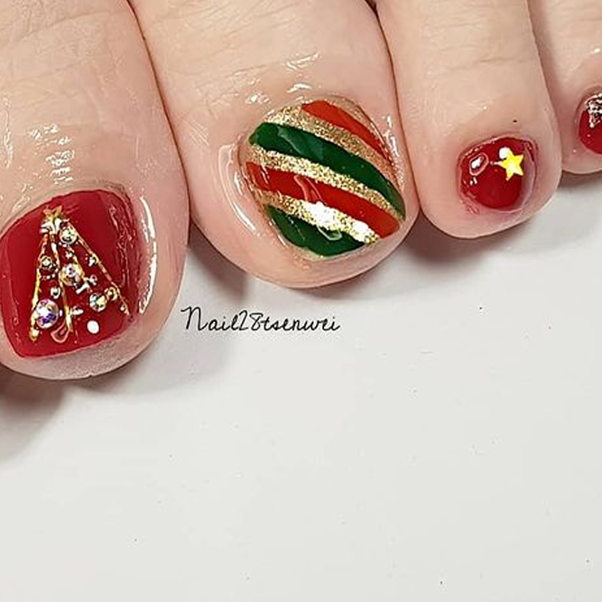 Best Toe Nail Christmas Design for 2023! Amazing Styles You Need to See!