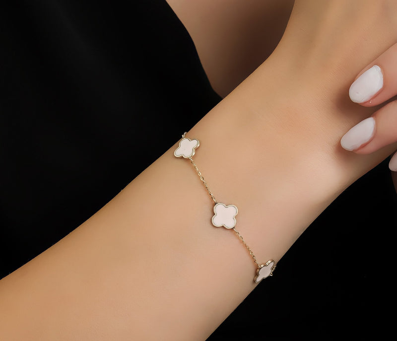 Clover Bracelets: How Much Do They Cost? A Simple Guide to Prices!
