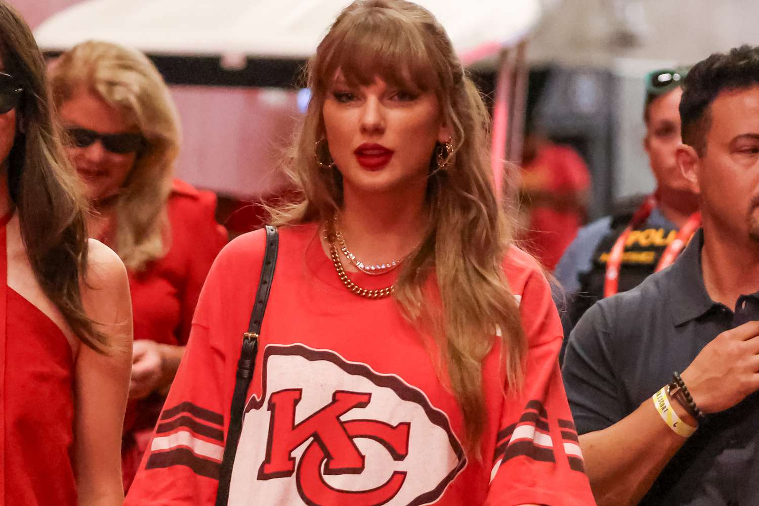 Taylor Swift at Chiefs Game: Why Her Appearance Is Making Headlines