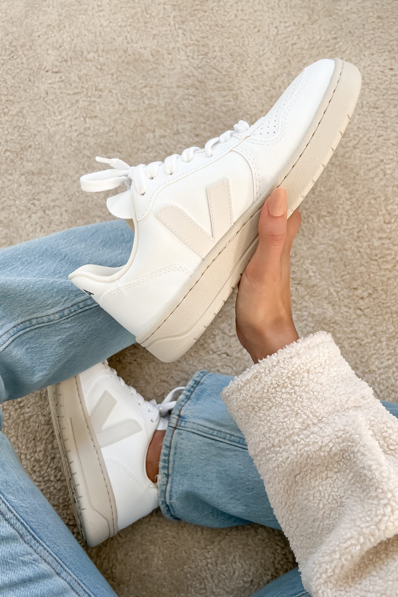 neutral lifestyle sneakers, easy guide for choosing the best pair for your everyday comfort and style!