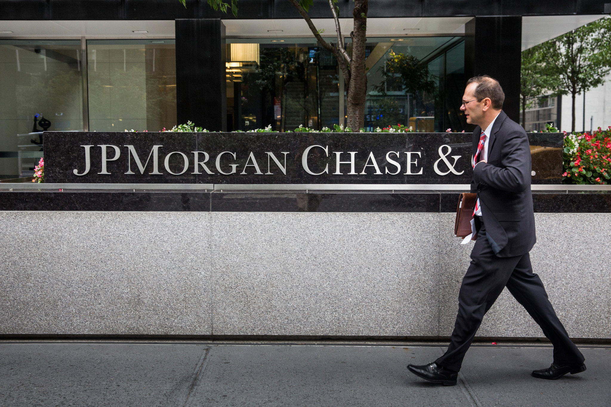 Confused About Chase Bank Dress Code? Heres a Quick Overview
