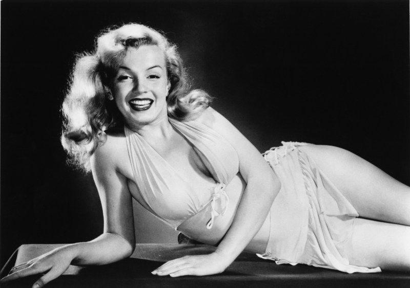 Marilyn Monroe modeling: Check out her most famous photoshoots and poses!